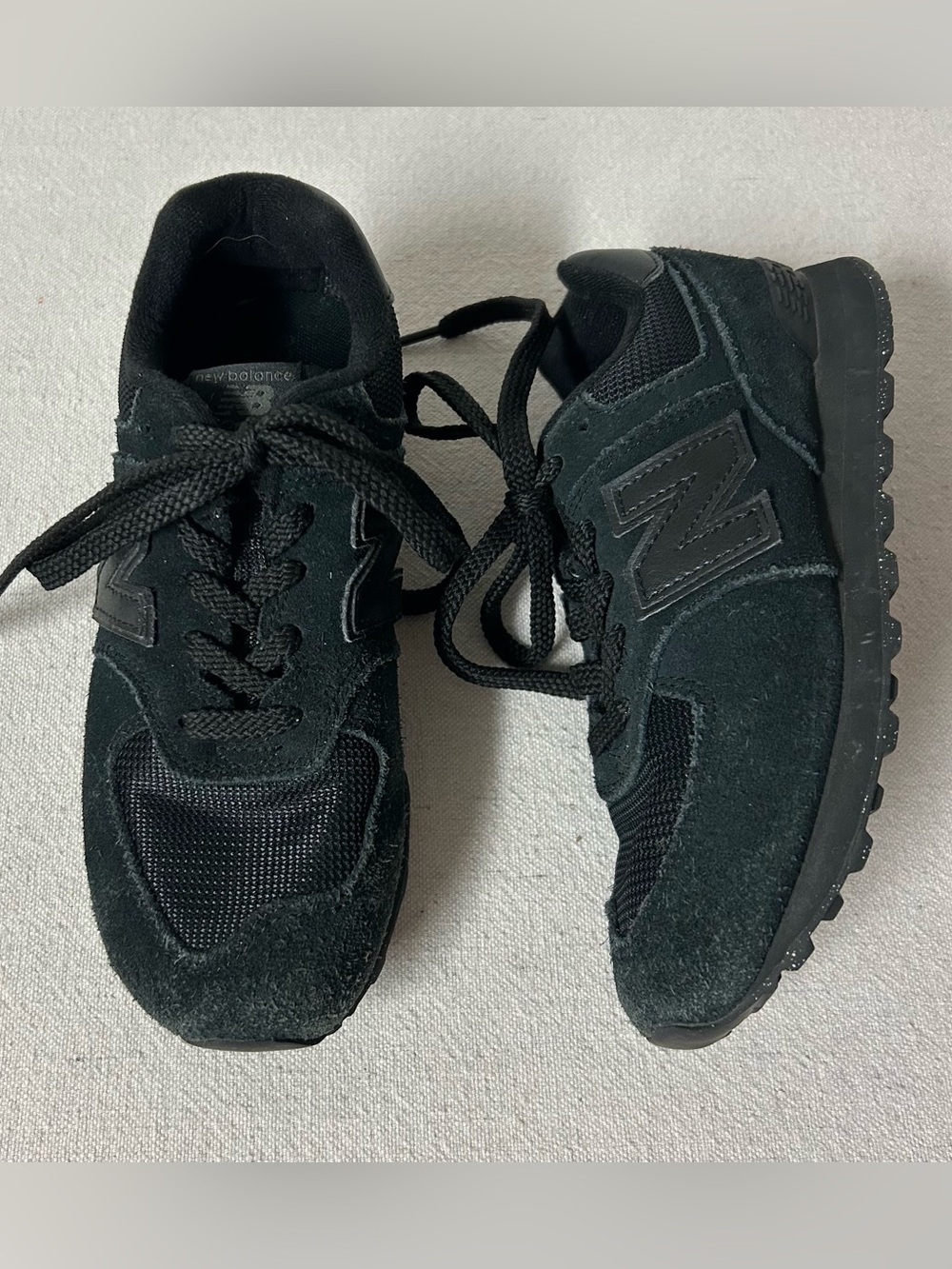 New Balance Sneakers Kid’s 2 Black Suede Mesh Classic 574 Running Shoes PC574EVE